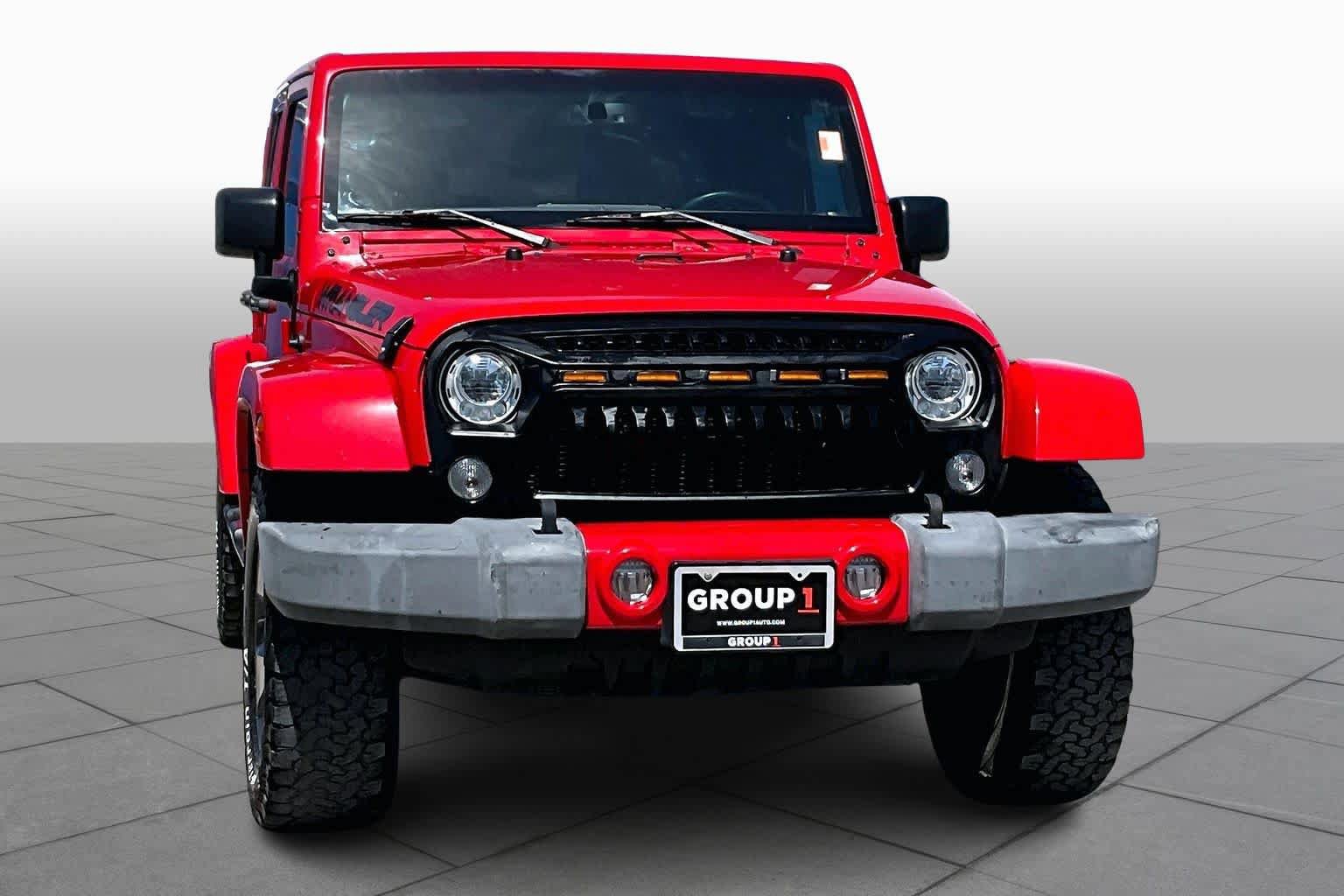 Used 2017 Jeep Wrangler Unlimited Sahara w/ Connectivity Group AWD/4WD image 4