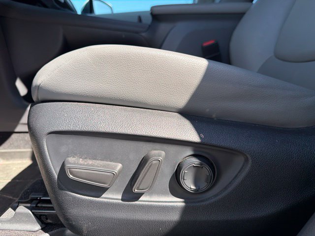Used 2023 Toyota Sienna XLE w/ XLE Plus Package FWD image 16