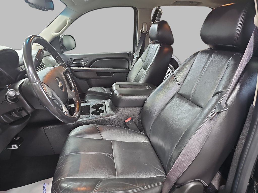 Used 2010 Chevrolet Suburban LT AWD/4WD image 21
