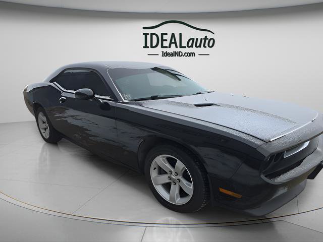 Used 2013 Dodge Challenger SXT image 4