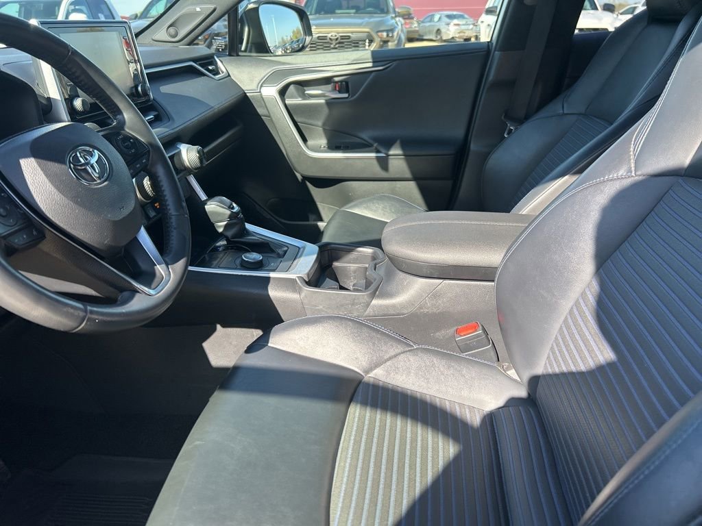 Used 2020 Toyota RAV4 XSE w/ XSE Grade Weather Package AWD/4WD image 14