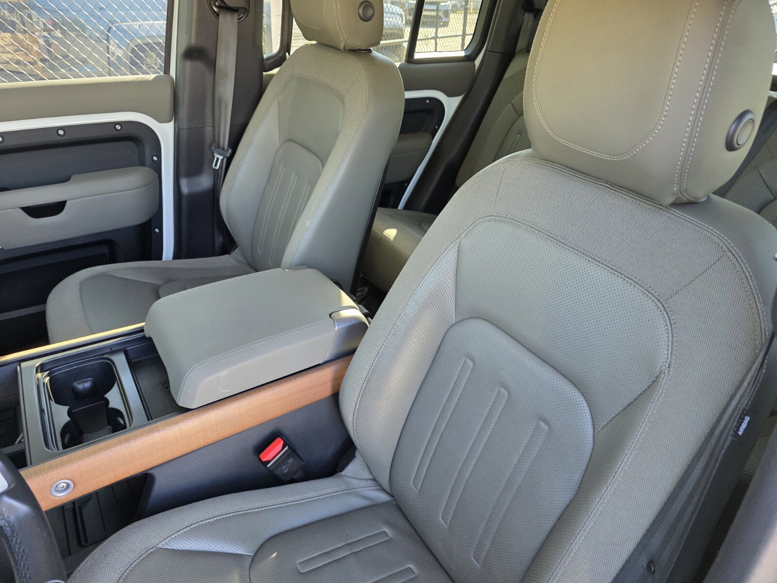 Used 2020 Land Rover Defender 110 S image 12