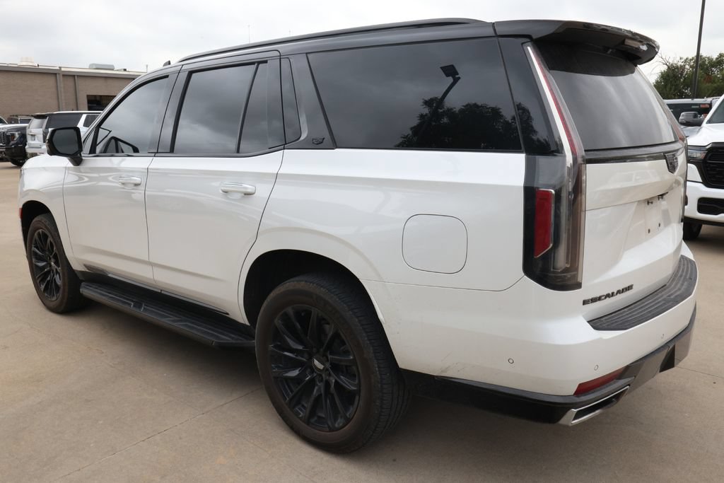 Used 2021 Cadillac Escalade Premium Luxury AWD/4WD image 7