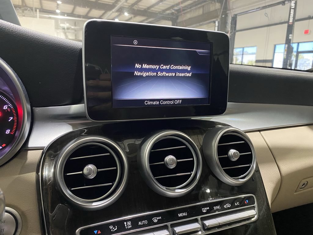 Used 2015 Mercedes-Benz C 300 4MATIC Sedan image 7