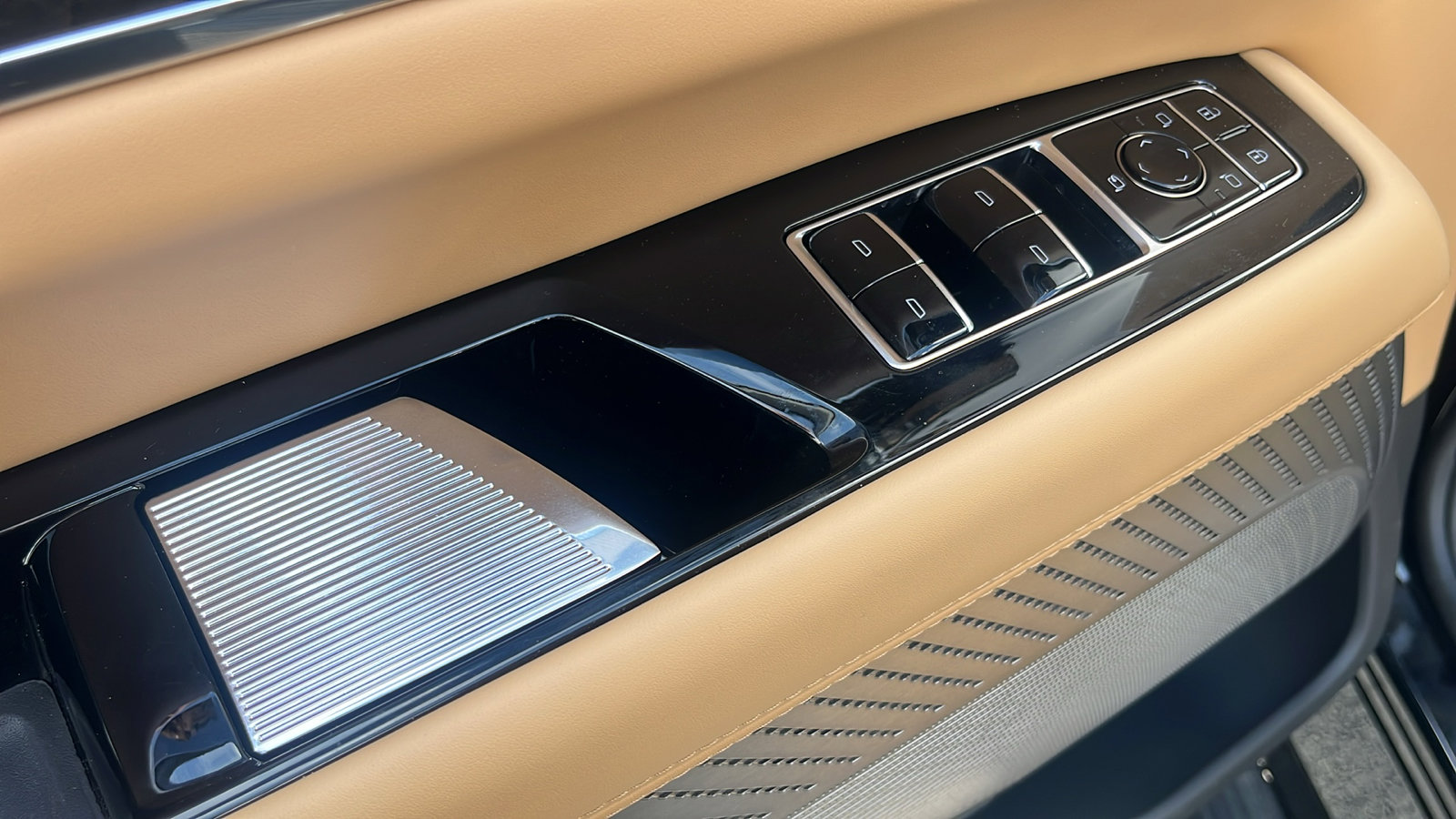 New 2025 Cadillac Escalade IQ Luxury 2 image 12