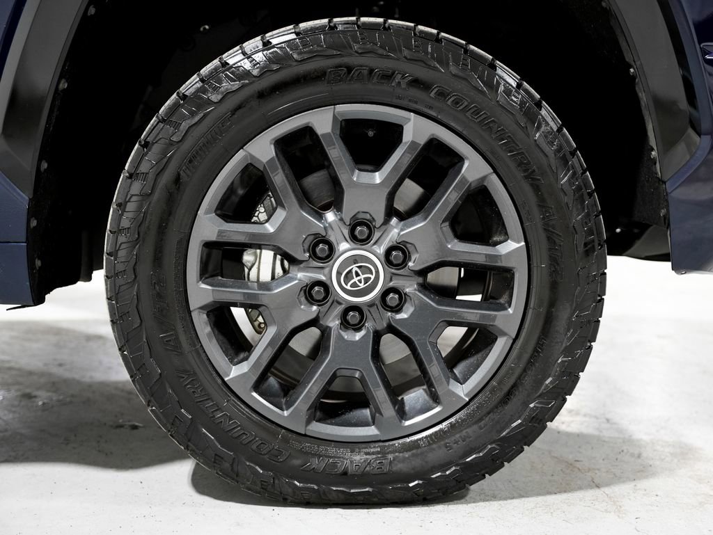Used 2024 Toyota Tundra Platinum AWD/4WD image 37