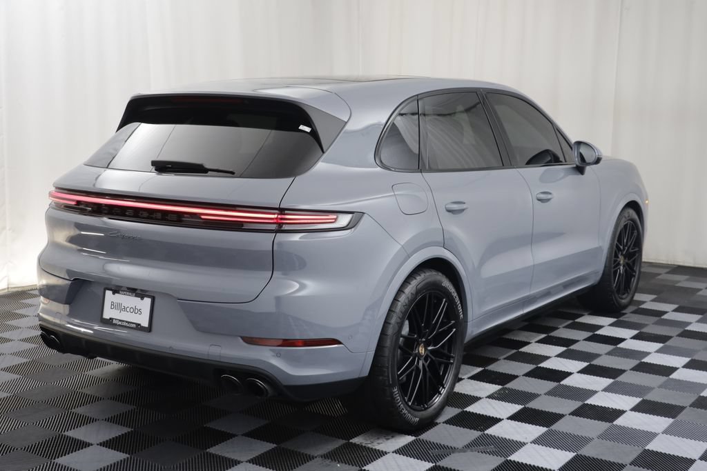 Used 2025 Porsche Cayenne AWD/4WD image 20