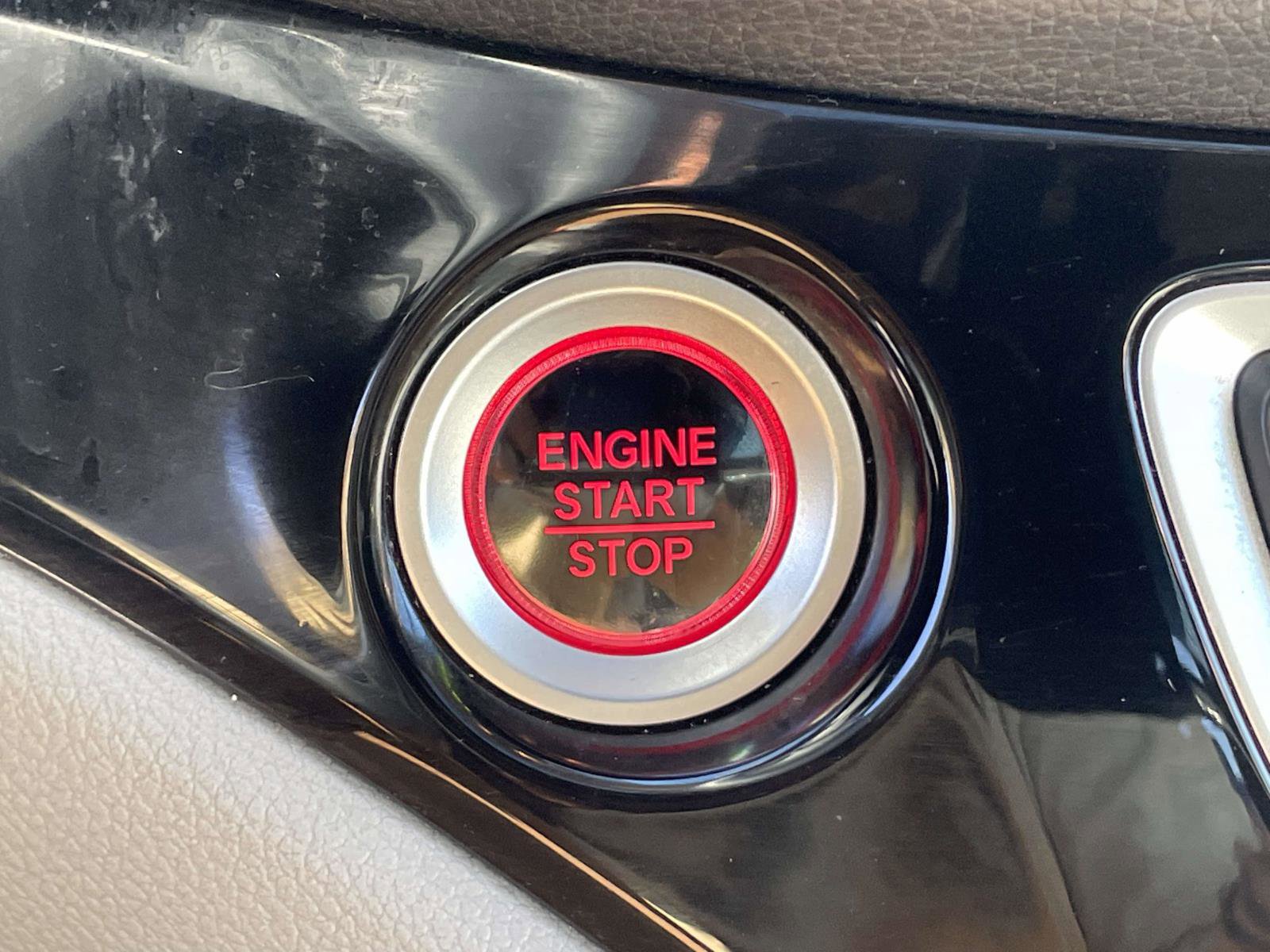 Certified 2022 Honda Pilot Touring image 18