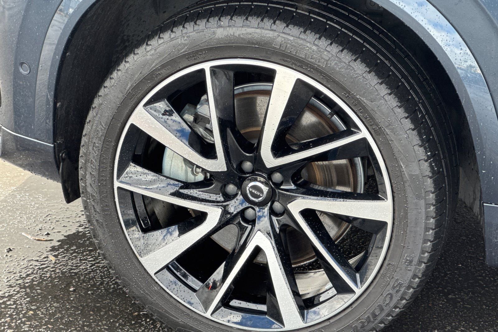 Used 2023 Volvo XC90 T8 Plus w/ Protection Package Premier image 12