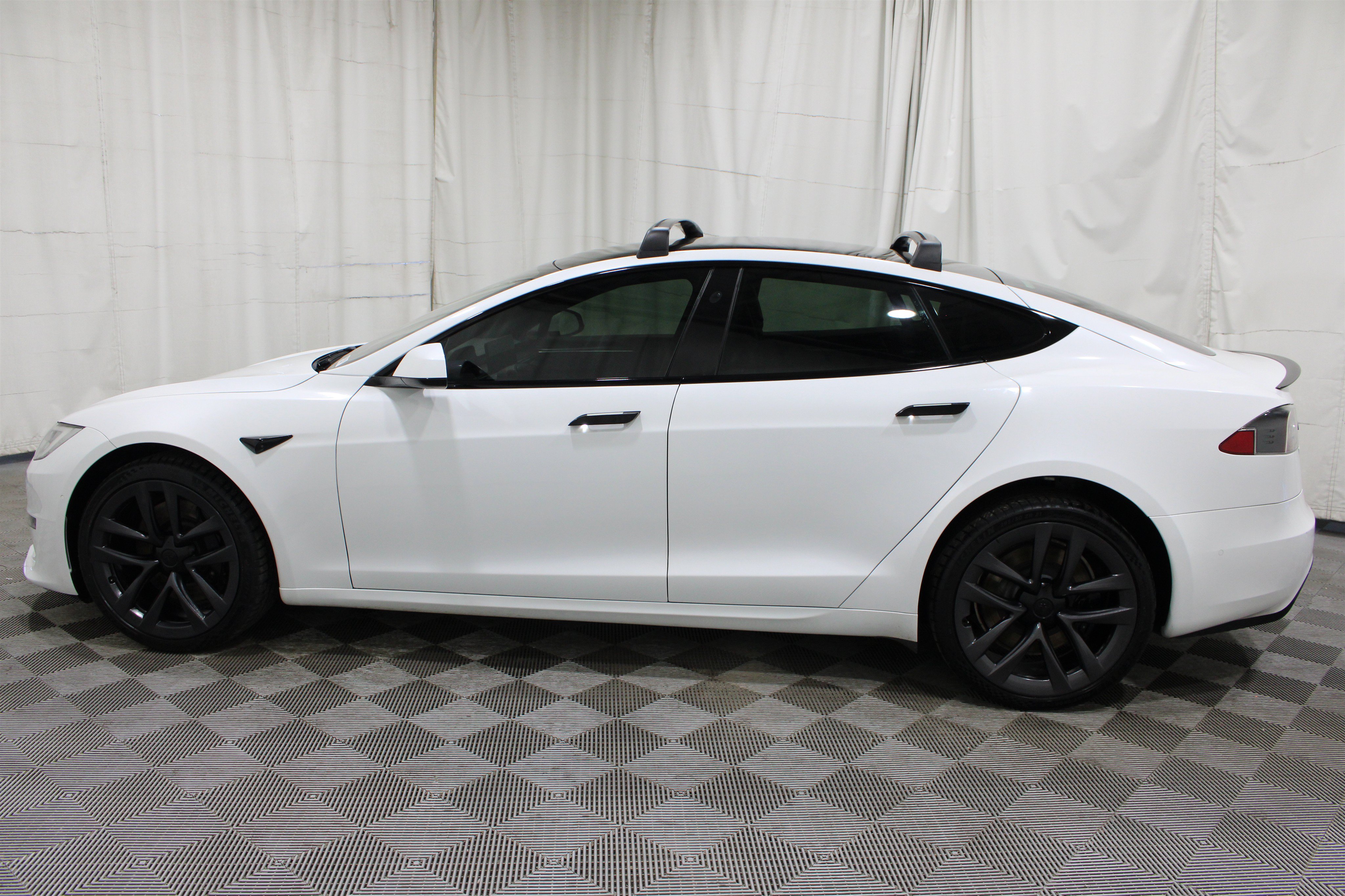 Used 2021 Tesla Model S Plaid AWD/4WD image 27