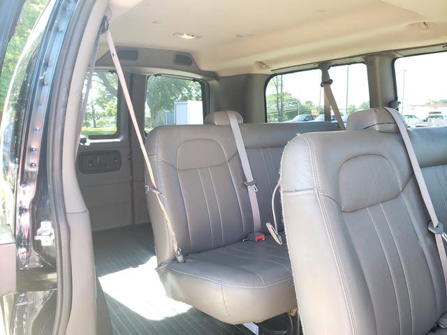 Used 2015 GMC Savana 2500 LS image 15