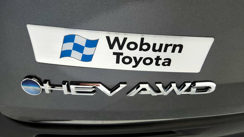 Certified 2025 Toyota Sienna LE AWD/4WD image 13