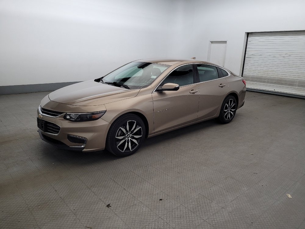 Used 2018 Chevrolet Malibu LT w/ Leather Package FWD image 2