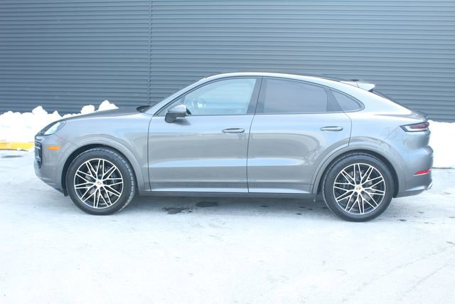 Certified 2025 Porsche Cayenne Coupe image 2