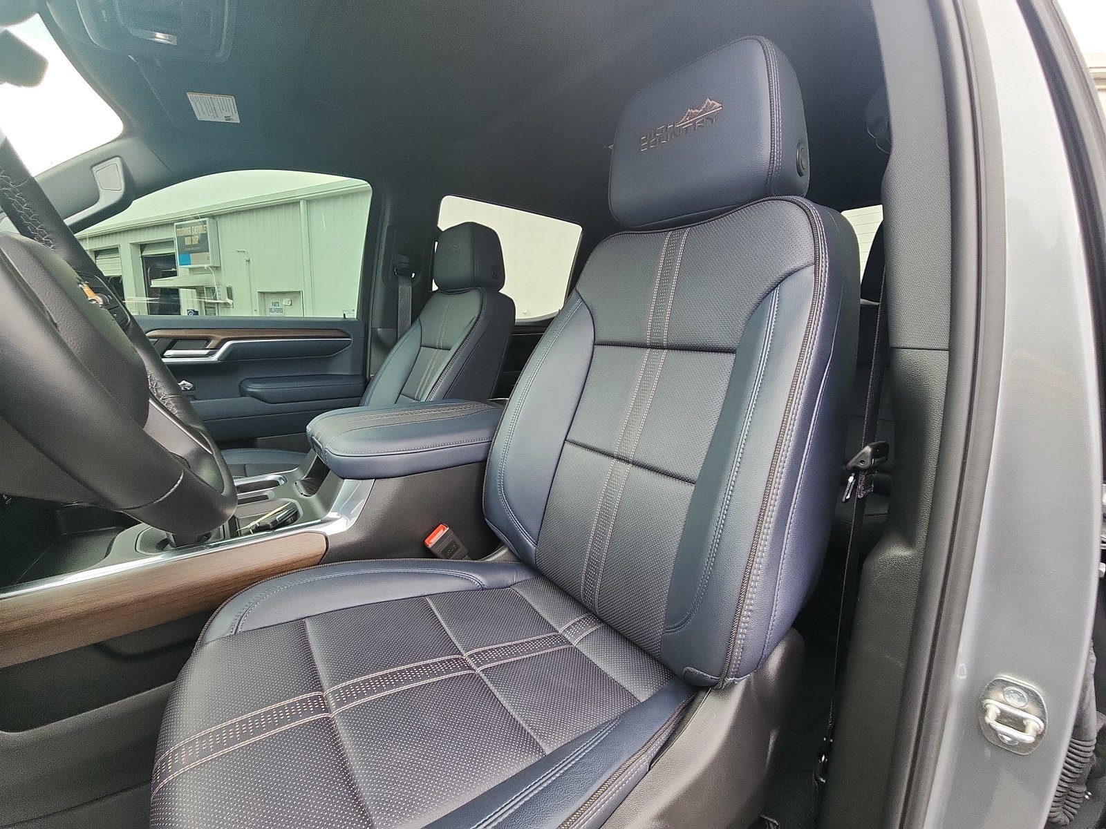 Used 2024 Chevrolet Silverado 1500 High Country w/ High Country Premium Package AWD/4WD image 22