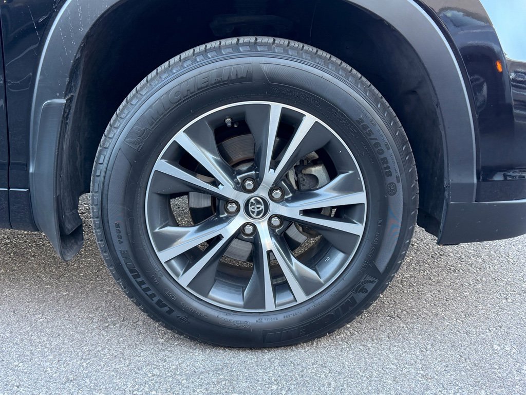 Used 2016 Toyota Highlander XLE image 9