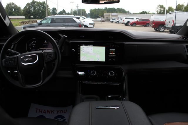 Used 2025 GMC Sierra 2500 AT4 AWD/4WD image 15