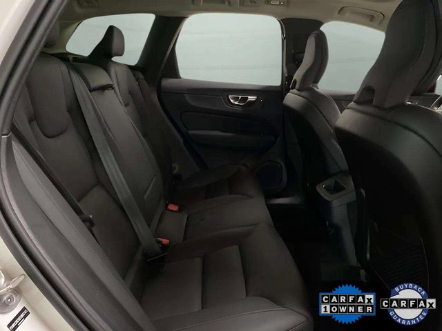 Used 2025 Volvo XC60 B5 Plus image 22