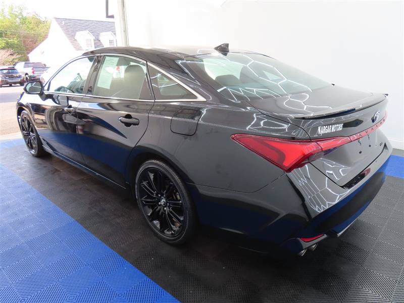 Used 2019 Toyota Avalon XSE w/ All Weather Liner Package FWD image 10