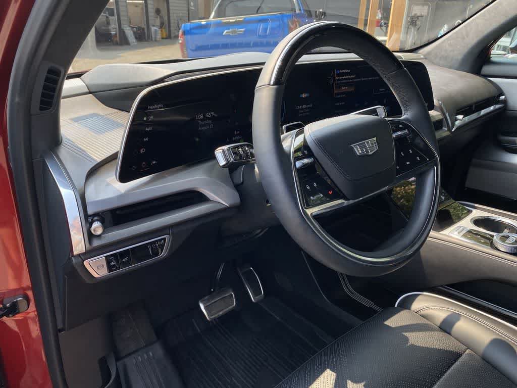 Certified 2026 Cadillac Vistiq Premium Luxury w/ LPO, Floor Liner Package AWD/4WD image 2