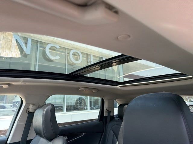 Certified 2022 Lincoln Nautilus Reserve w/ Luxury Package image 12