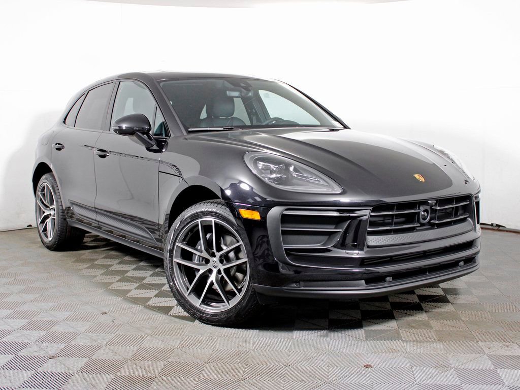 Certified 2026 Porsche Macan AWD/4WD image 9