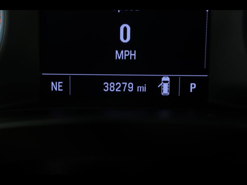 Used 2023 Chevrolet Traverse LS image 24