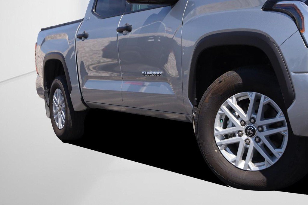 Used 2023 Toyota Tundra SR5 w/ SR5 Convenience Package AWD/4WD image 3