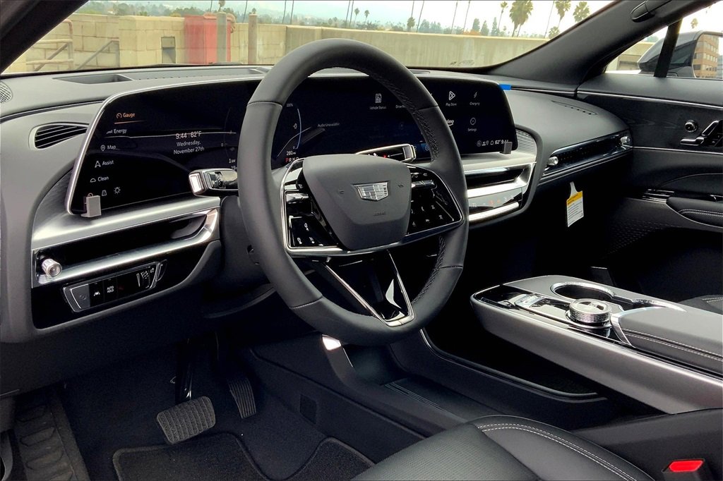 Used 2025 Cadillac Lyriq Sport image 9