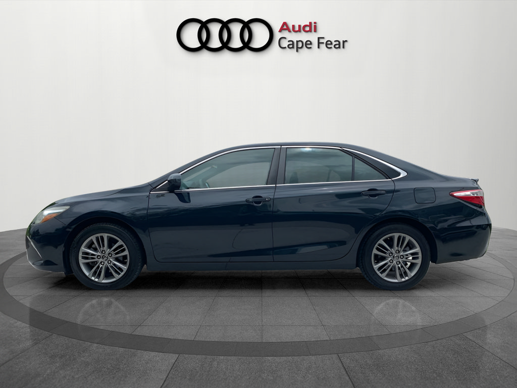 Used 2017 Toyota Camry SE FWD image 2