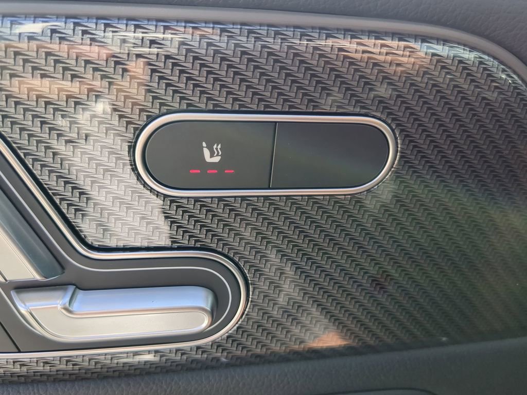 New 2024 Mercedes-Benz GLB 35 AMG 4MATIC image 12