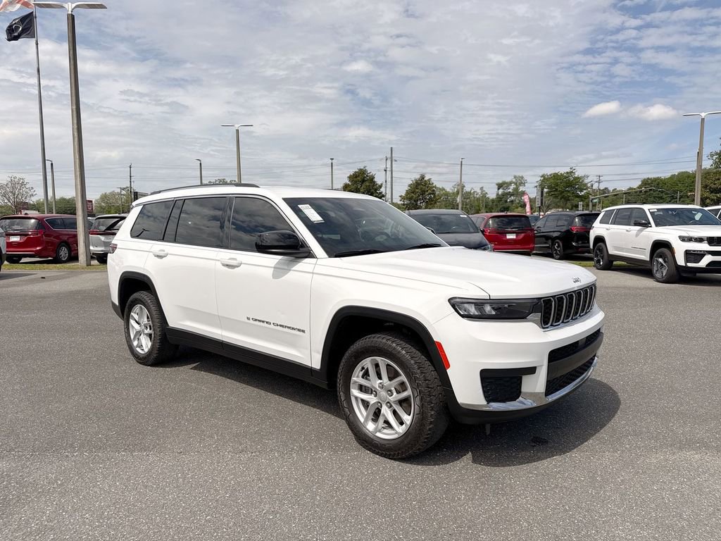 Used 2022 Jeep Grand Cherokee L Laredo w/ Luxury Tech Group I AWD/4WD image 1