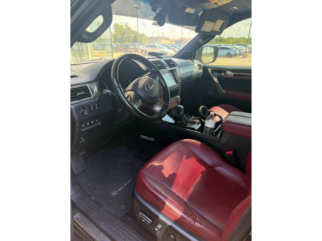 Used 2020 Lexus GX 460 Luxury w/ Accessory Package AWD/4WD image 2