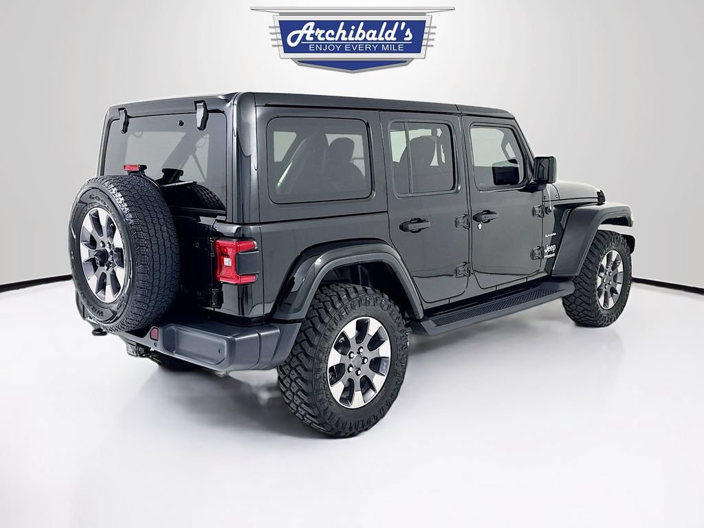 Used 2018 Jeep Wrangler Unlimited Sahara AWD/4WD image 8