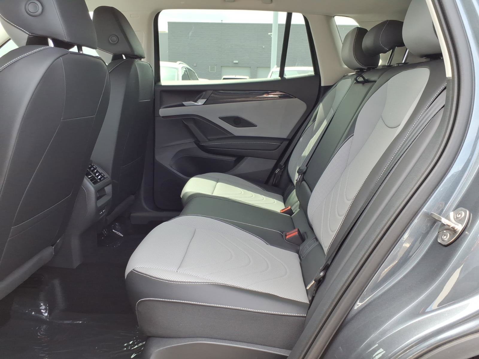 New 2026 Volkswagen Tiguan SE image 10