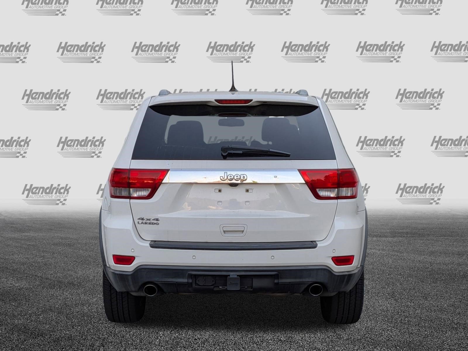 Used 2011 Jeep Grand Cherokee Laredo AWD/4WD image 9