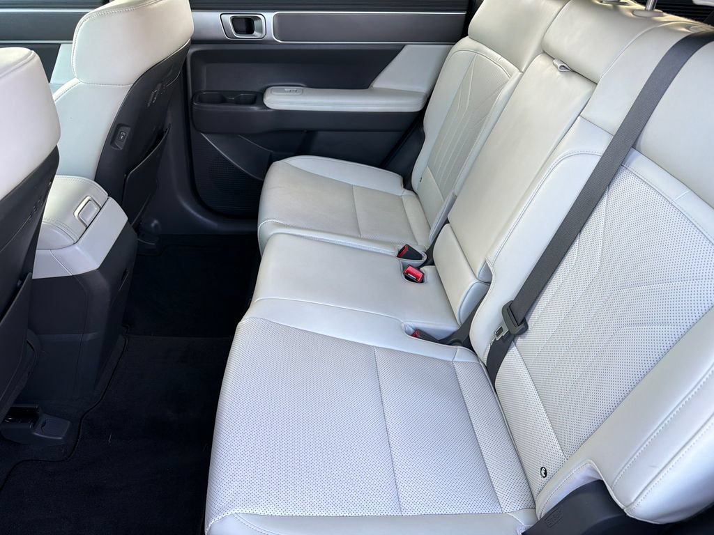 Used 2024 Hyundai Santa Fe SEL FWD image 15