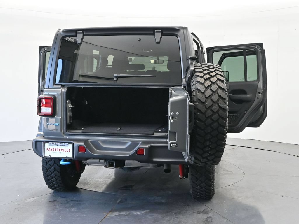 Used 2023 Jeep Wrangler Unlimited w/ Cold Weather Group AWD/4WD image 41