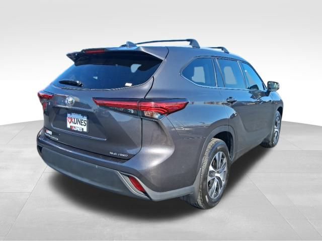 Used 2022 Toyota Highlander XLE image 8