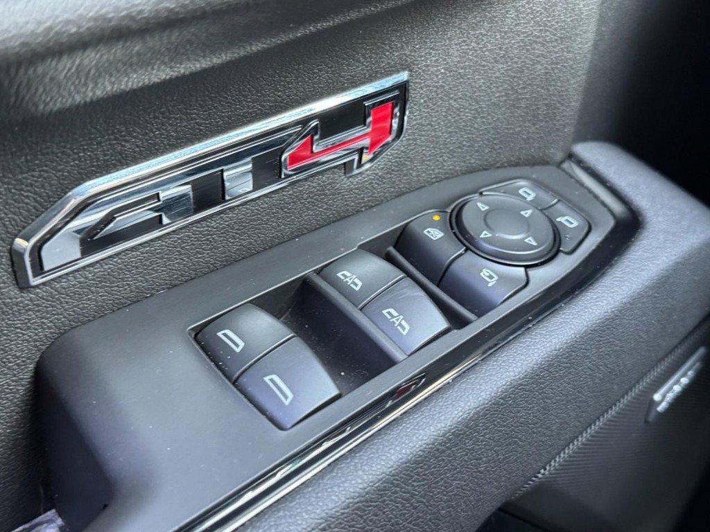 Used 2025 GMC Sierra 1500 AT4 w/ AT4 Premium Package image 24