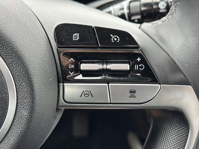 Used 2021 Hyundai Elantra Limited FWD image 25