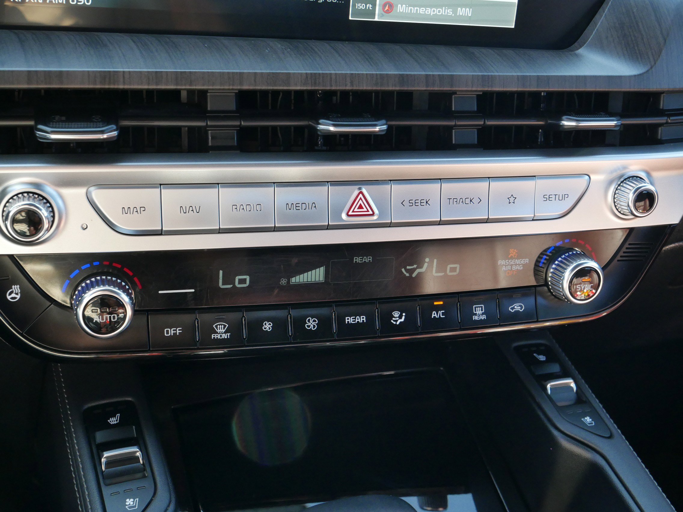 Used 2023 Kia Telluride EX w/ EX Captain's Chair Package image 23