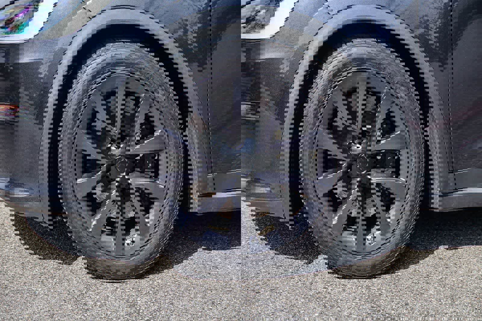 Used 2024 Tesla Model X image 9