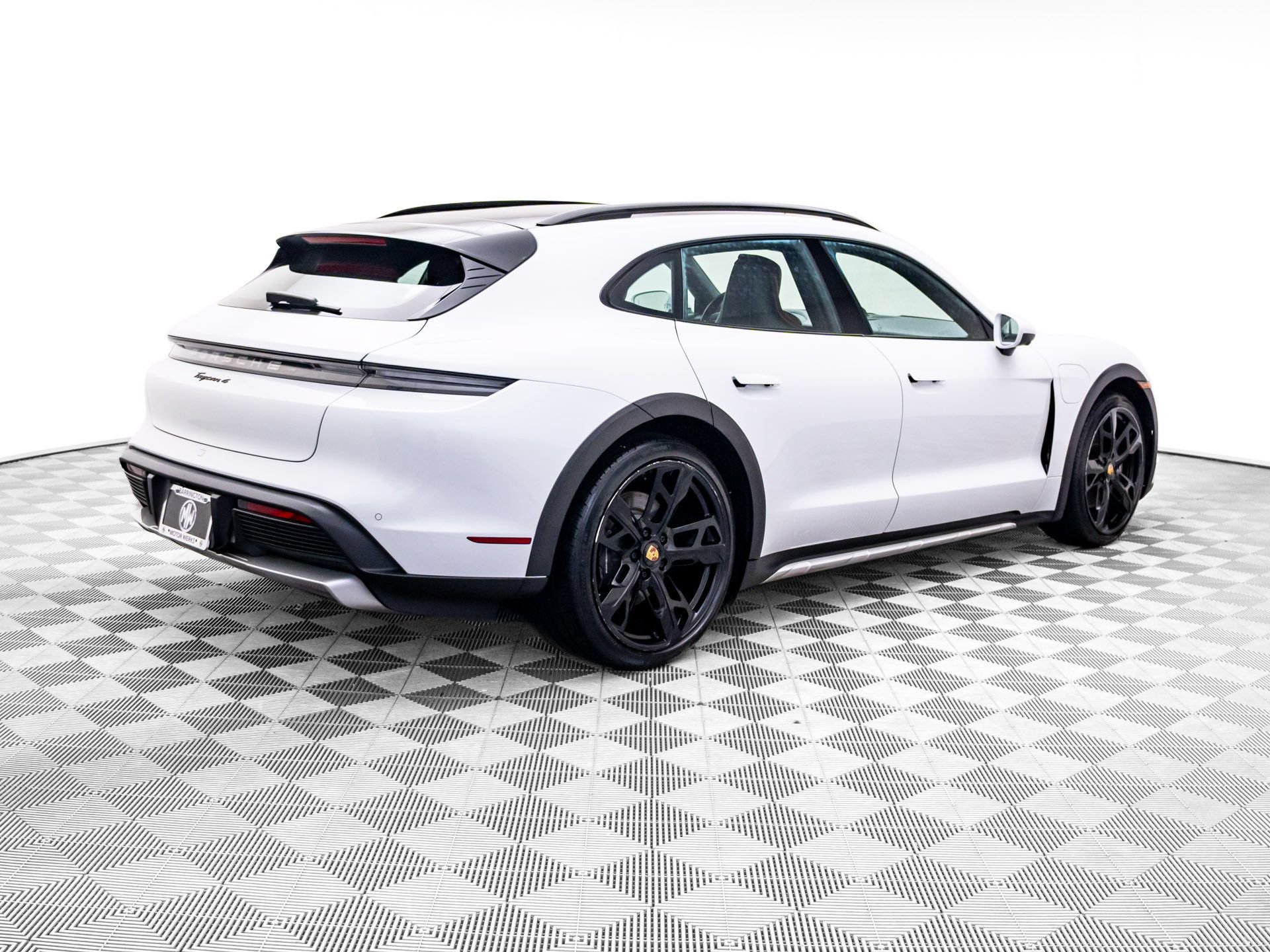 Certified 2023 Porsche Taycan 4 Cross Turismo AWD/4WD image 8