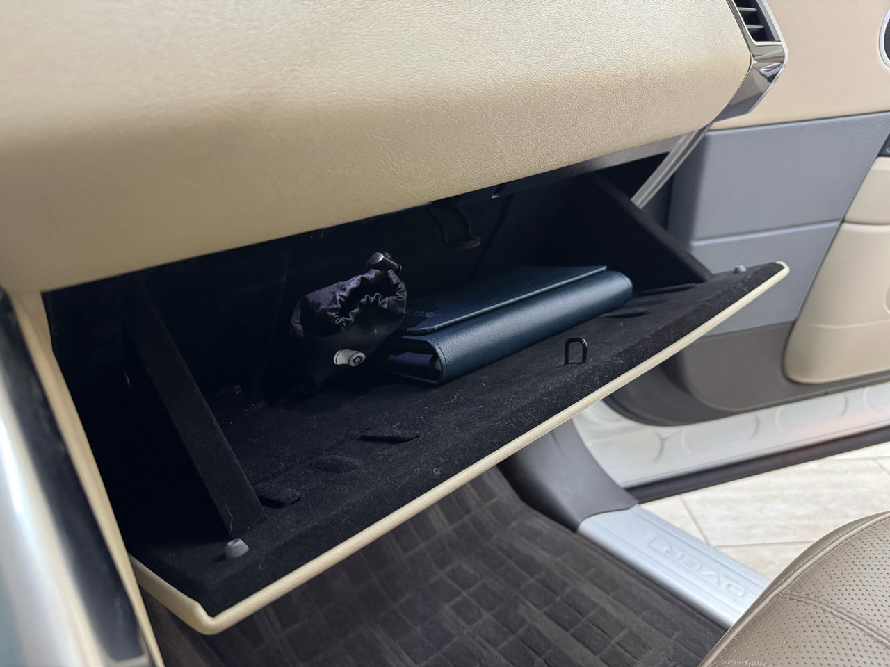 Used 2017 Land Rover Range Rover Sport HSE image 30