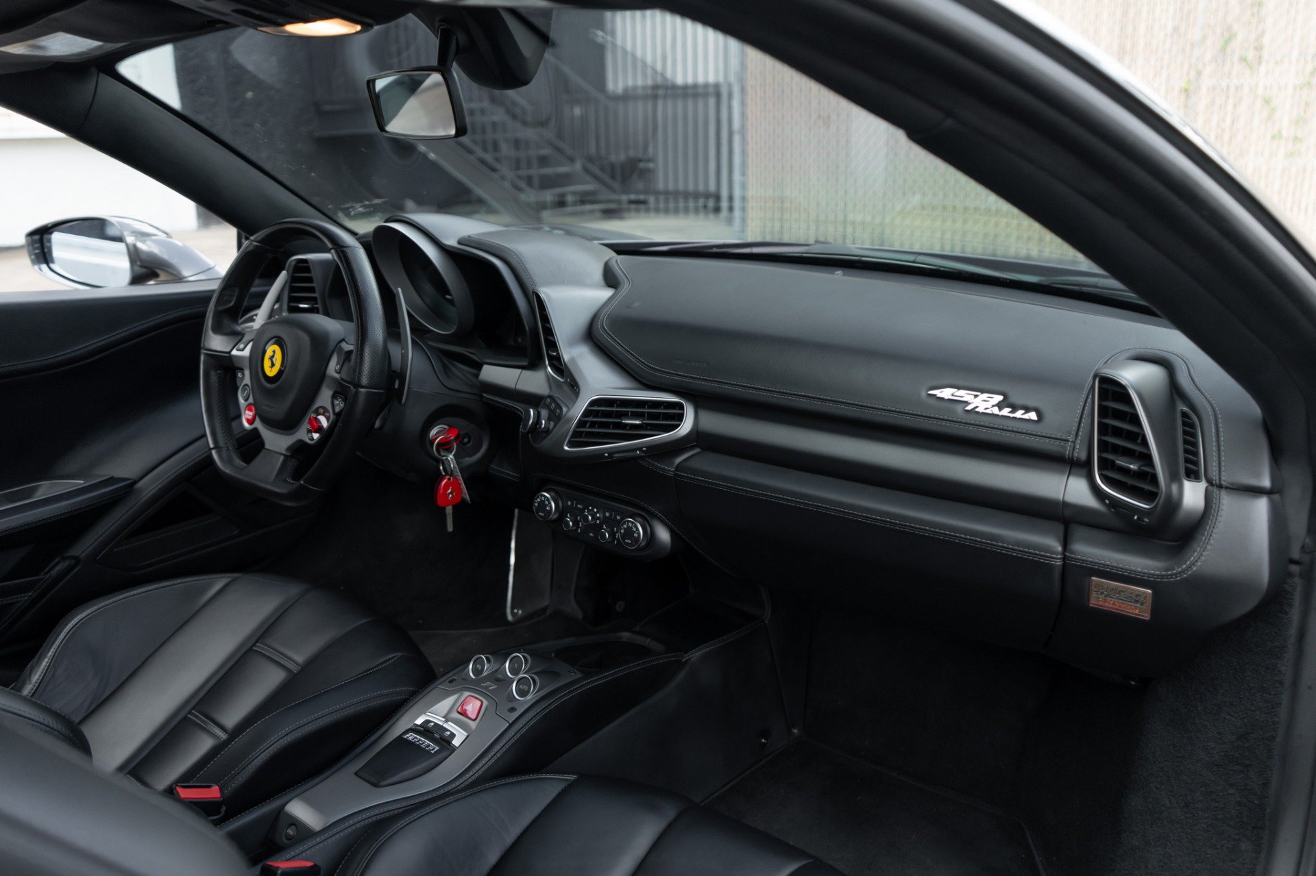 Used 2013 Ferrari 458 Italia Coupe RWD image 17