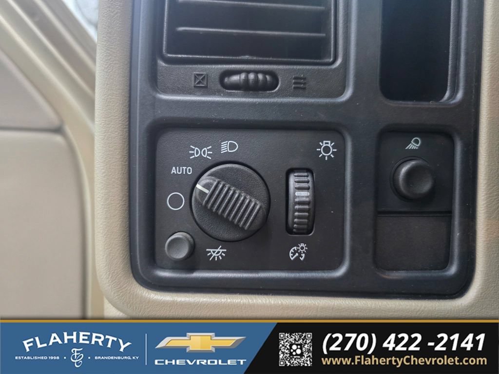 Used 2005 GMC Sierra 1500 W/T RWD image 17