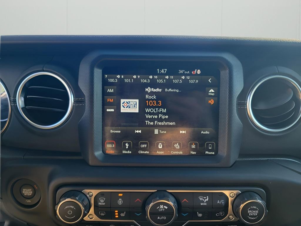 Used 2019 Jeep Wrangler Unlimited Sahara image 16