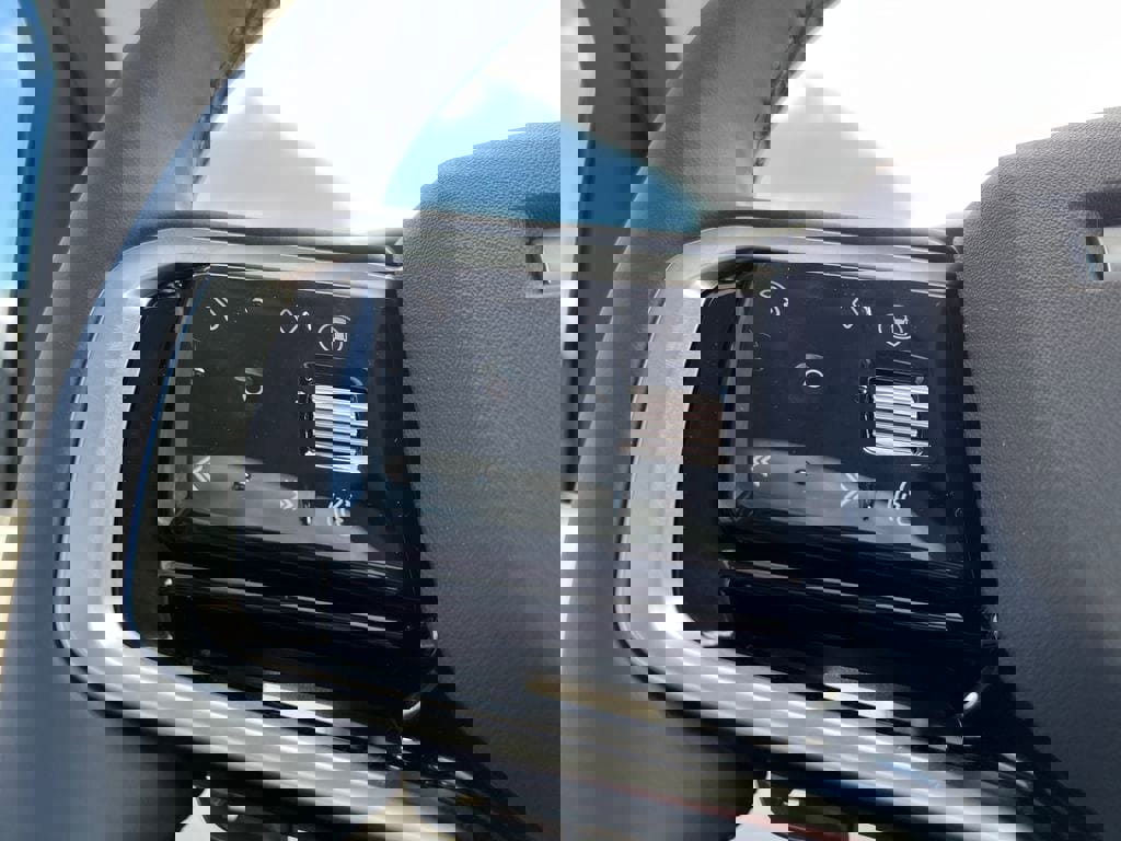 New 2025 Land Rover Discovery Sport S image 15