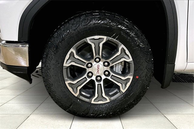 New 2026 GMC Sierra 1500 SLE image 7